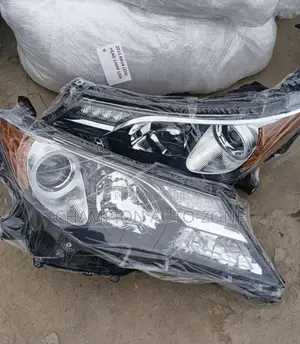 Toyota Rav4 2023-204-2015 Headlight Pair