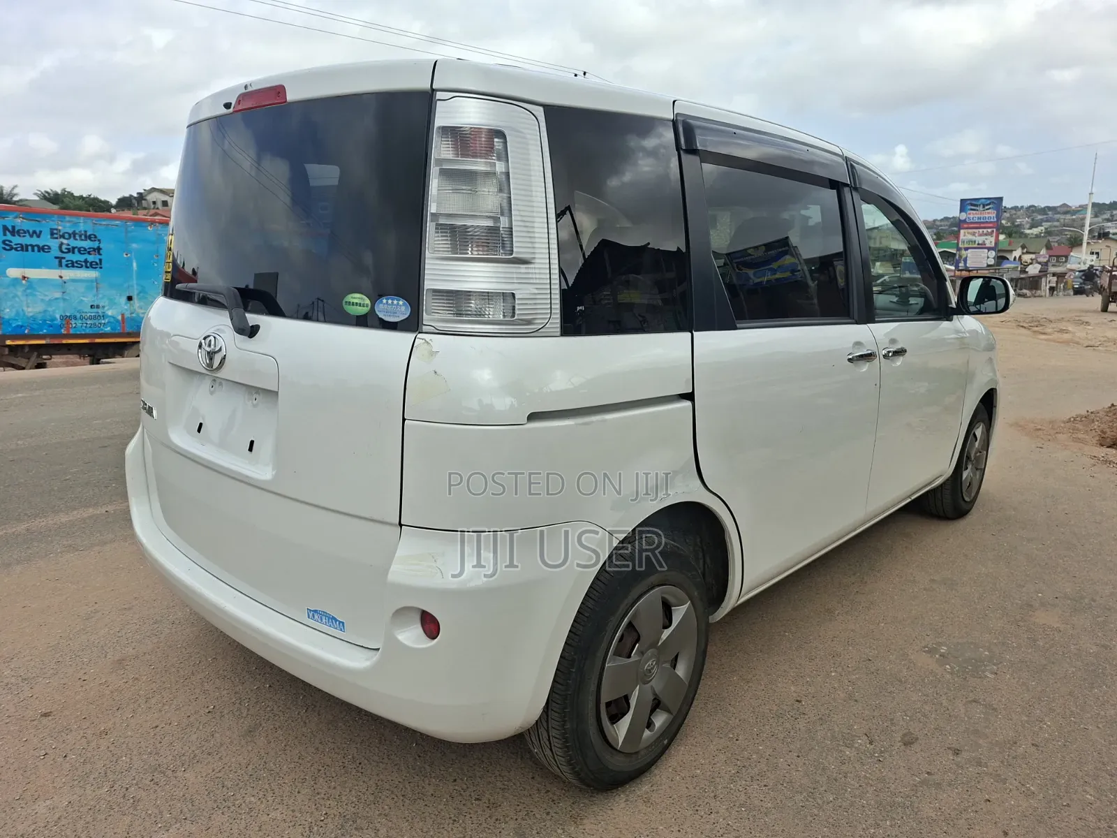 Toyota Sienta 2012 White