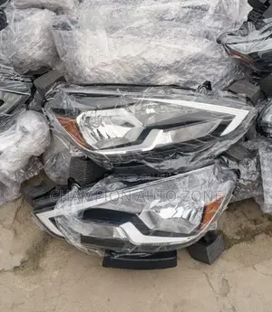 Nissan Sentra 2016-2017-2018-2019 Headlight Pair