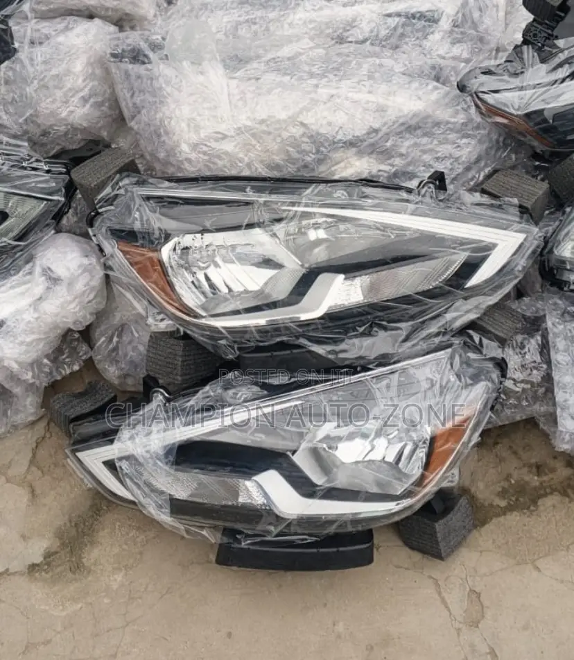 Nissan Sentra 2016-2017-2018-2019 Headlight Pair