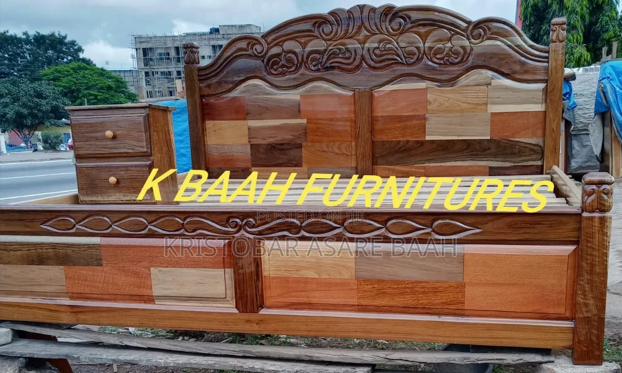Kab2 Natural Wooden King's Bed