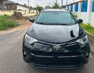 Toyota RAV4 LE 4dr SUV AWD (2.5L 4cyl 6A) 2018 Black