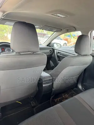 Toyota Corolla LE 4dr Sedan (1.8L 4cyl CVT) 2017 Silver