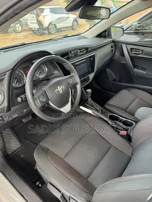 Toyota Corolla LE 4dr Sedan (1.8L 4cyl CVT) 2017 Silver