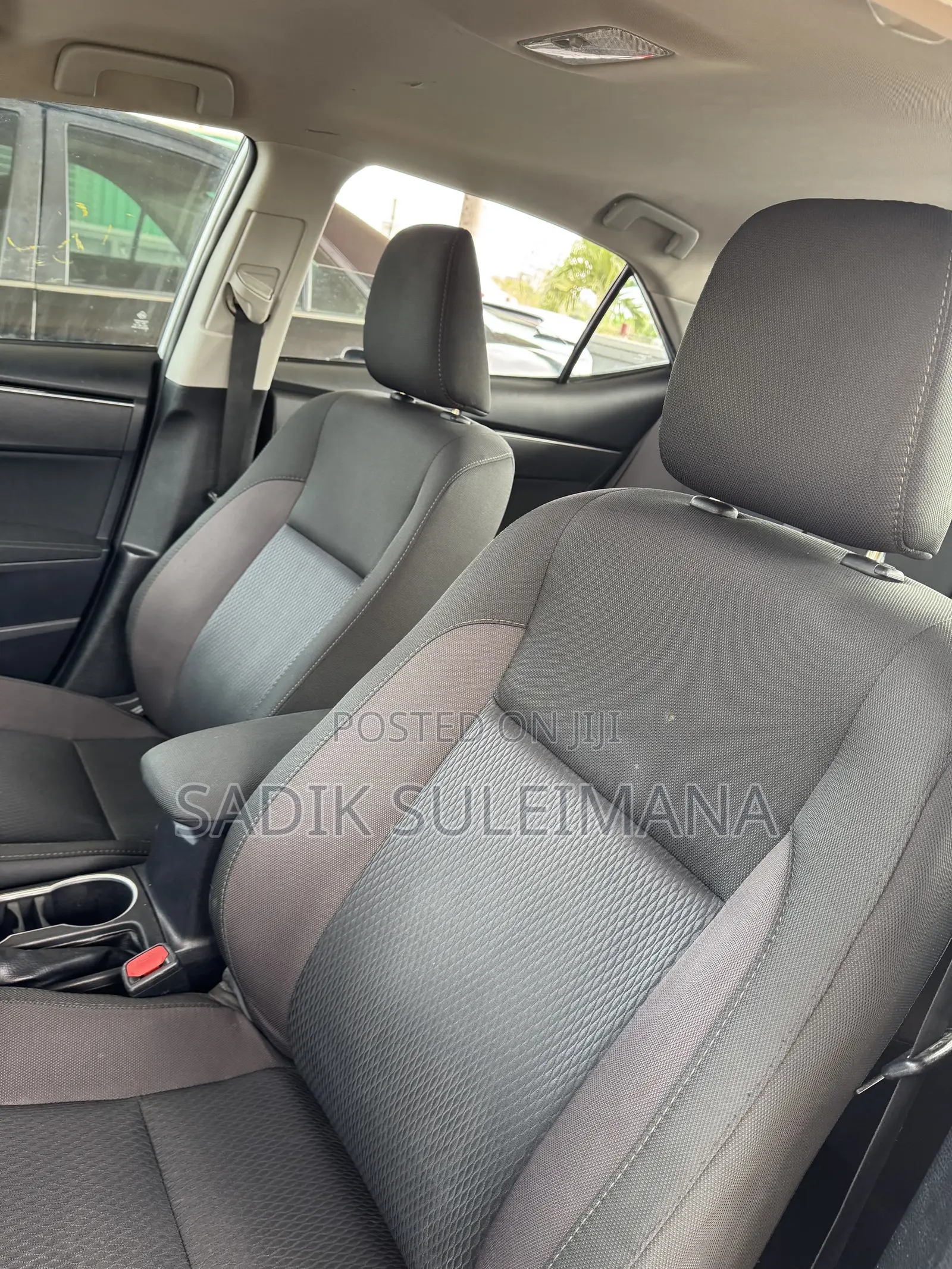 Toyota Corolla LE 4dr Sedan (1.8L 4cyl CVT) 2017 Silver