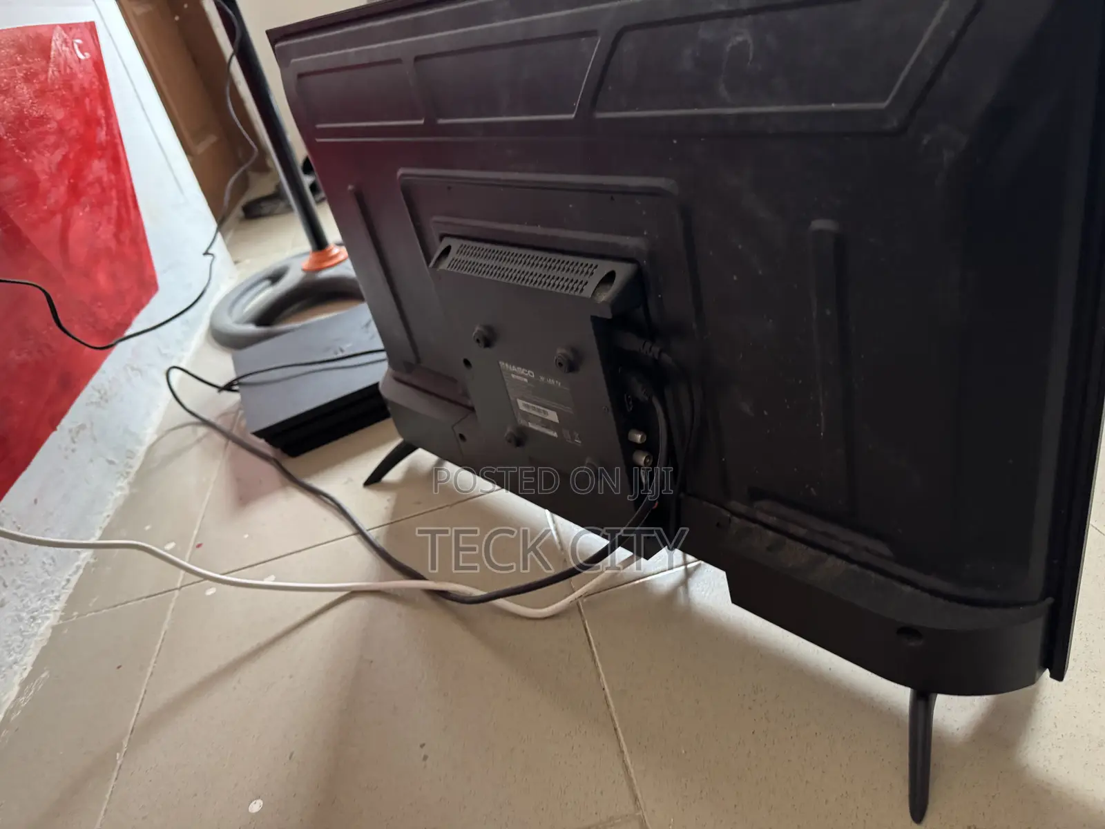 Nasco 32 Inch HD Digital TV