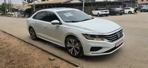 Volkswagen Passat 2.0T Limited Edition 2022 White