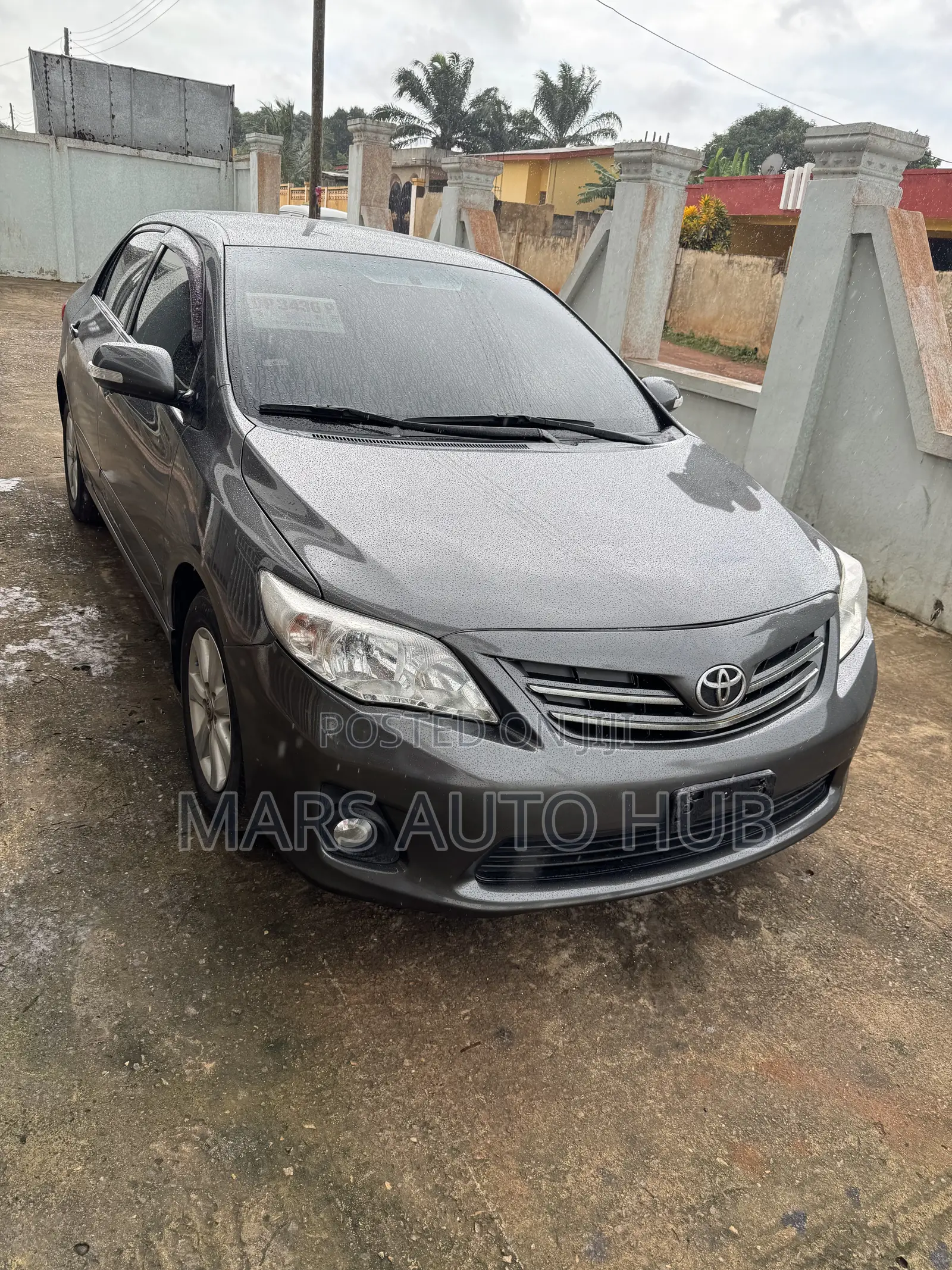 Toyota Corolla L 4dr Sedan (1.8L 4cyl 5M) 2013 Gray