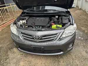 Toyota Corolla L 4dr Sedan (1.8L 4cyl 5M) 2013 Gray