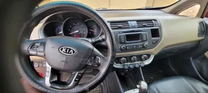 Kia Rio EX 4dr Sedan (1.6L 4cyl 6A) 2012