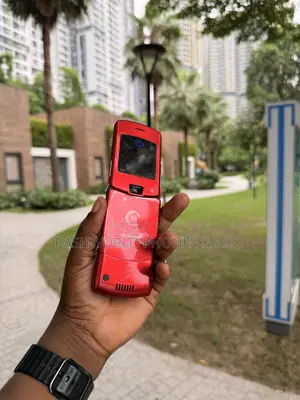 New Motorola RAZR V3i Red