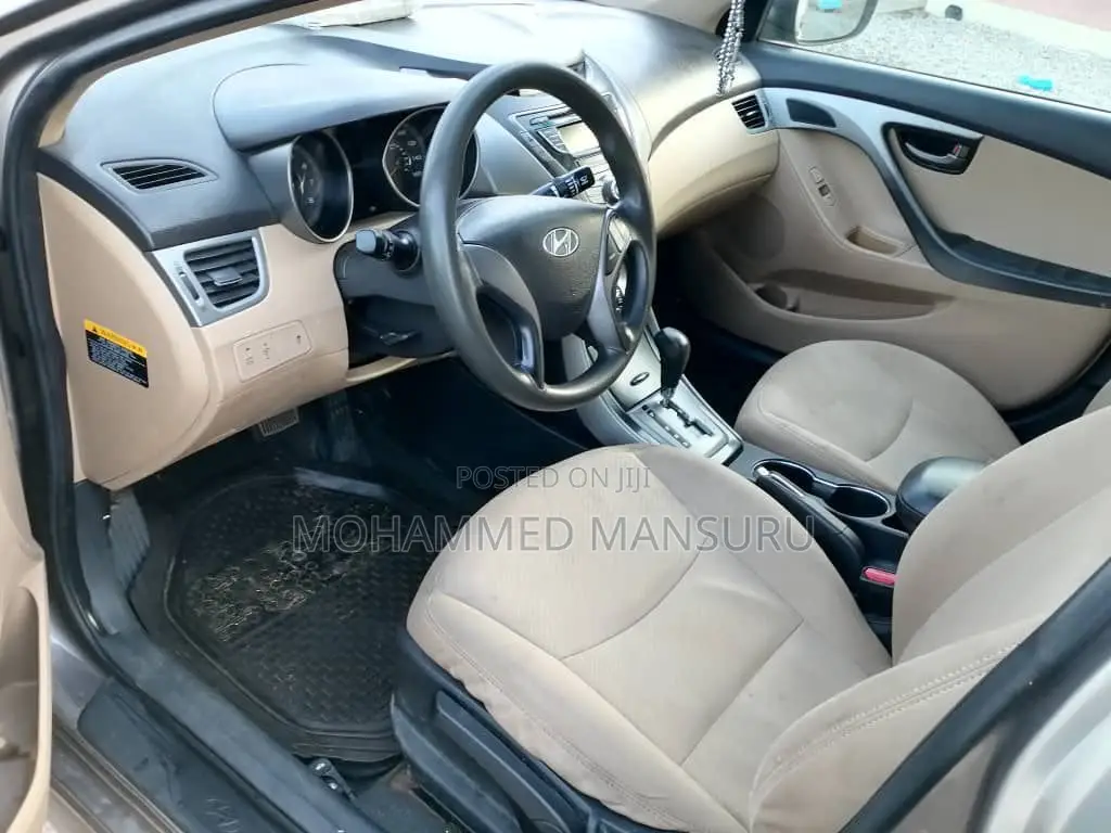 Hyundai Elantra 2013 Silver