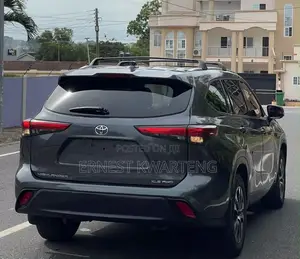Toyota Highlander 2022 Black