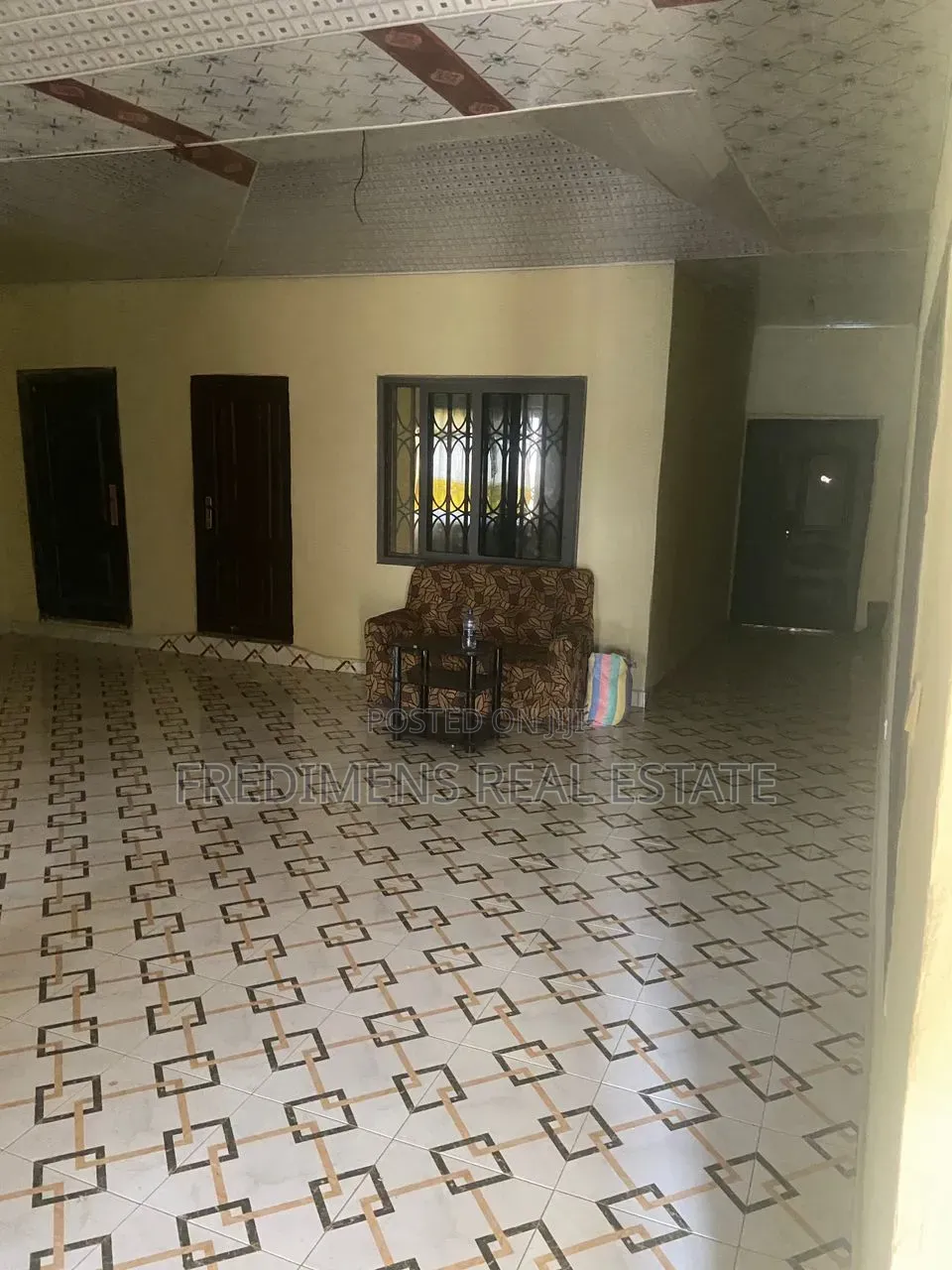 6bdrm House in Fredimens Real, Atwima Kwanwoma for sale