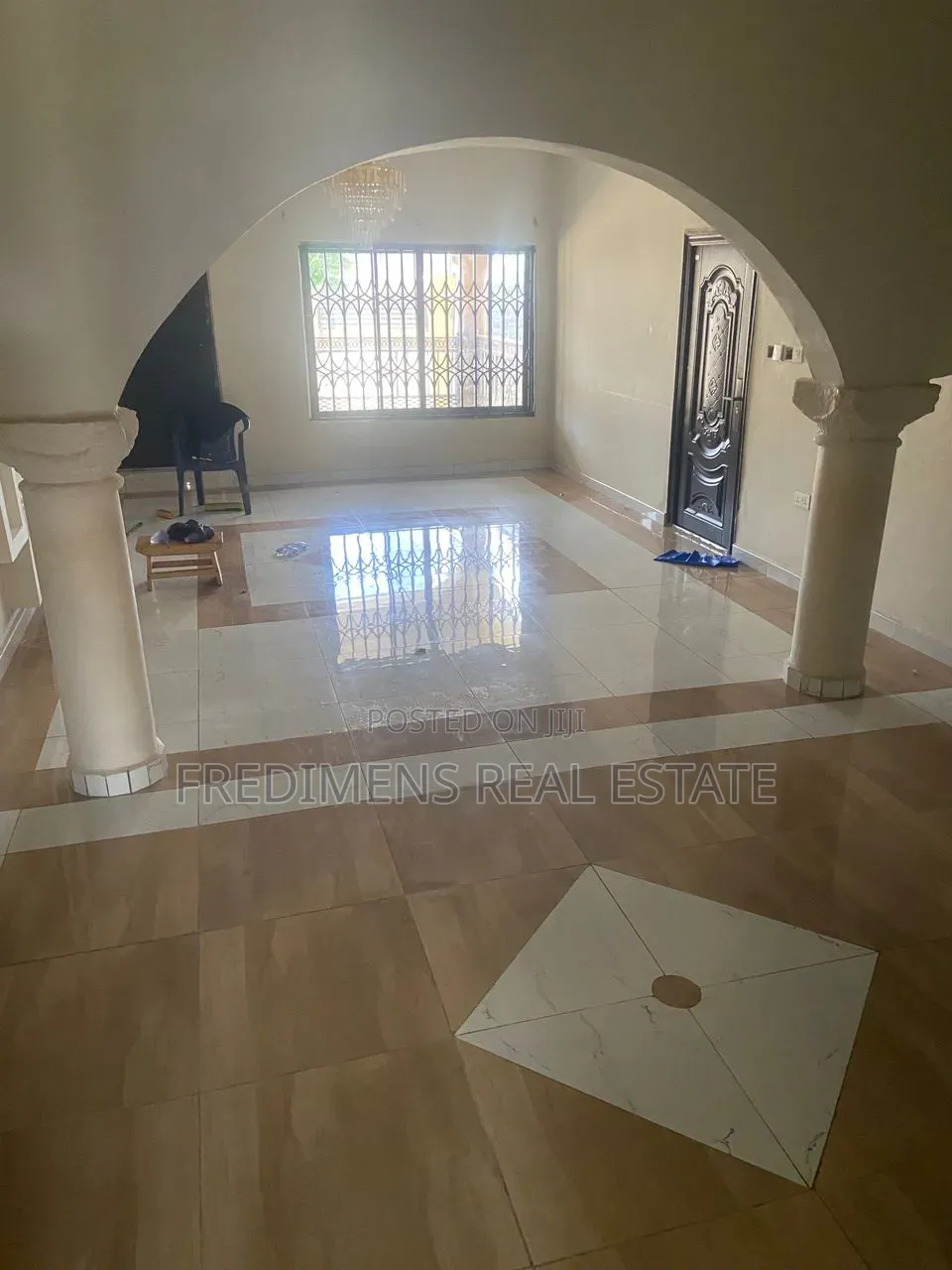 6bdrm House in Fredimens Real, Atwima Kwanwoma for sale