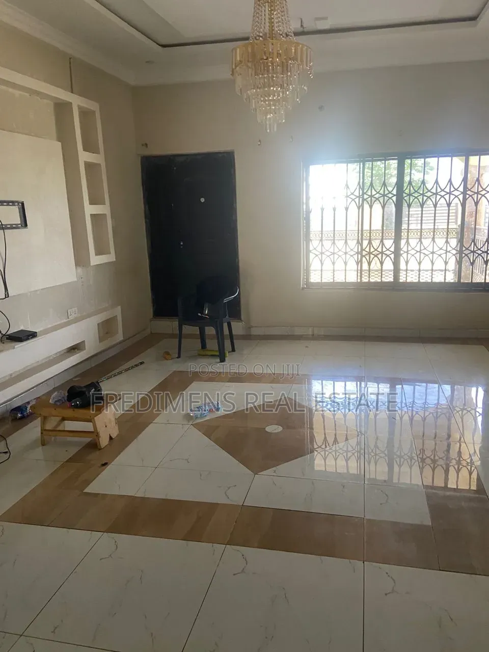 6bdrm House in Fredimens Real, Atwima Kwanwoma for sale