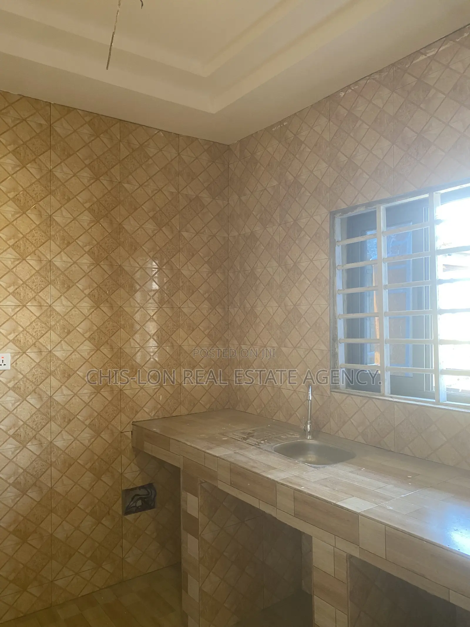 1bdrm Bedsitter in Chislon Brokers, Adade for rent