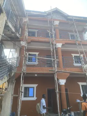 1bdrm Bedsitter in Chislon Brokers, Adade for rent