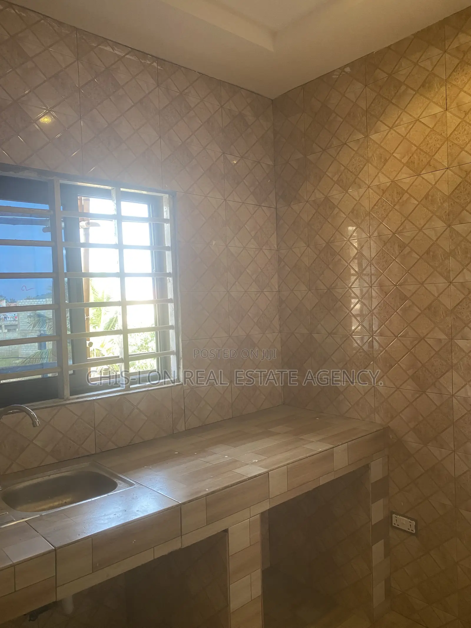 1bdrm Bedsitter in Chislon Brokers, Adade for rent