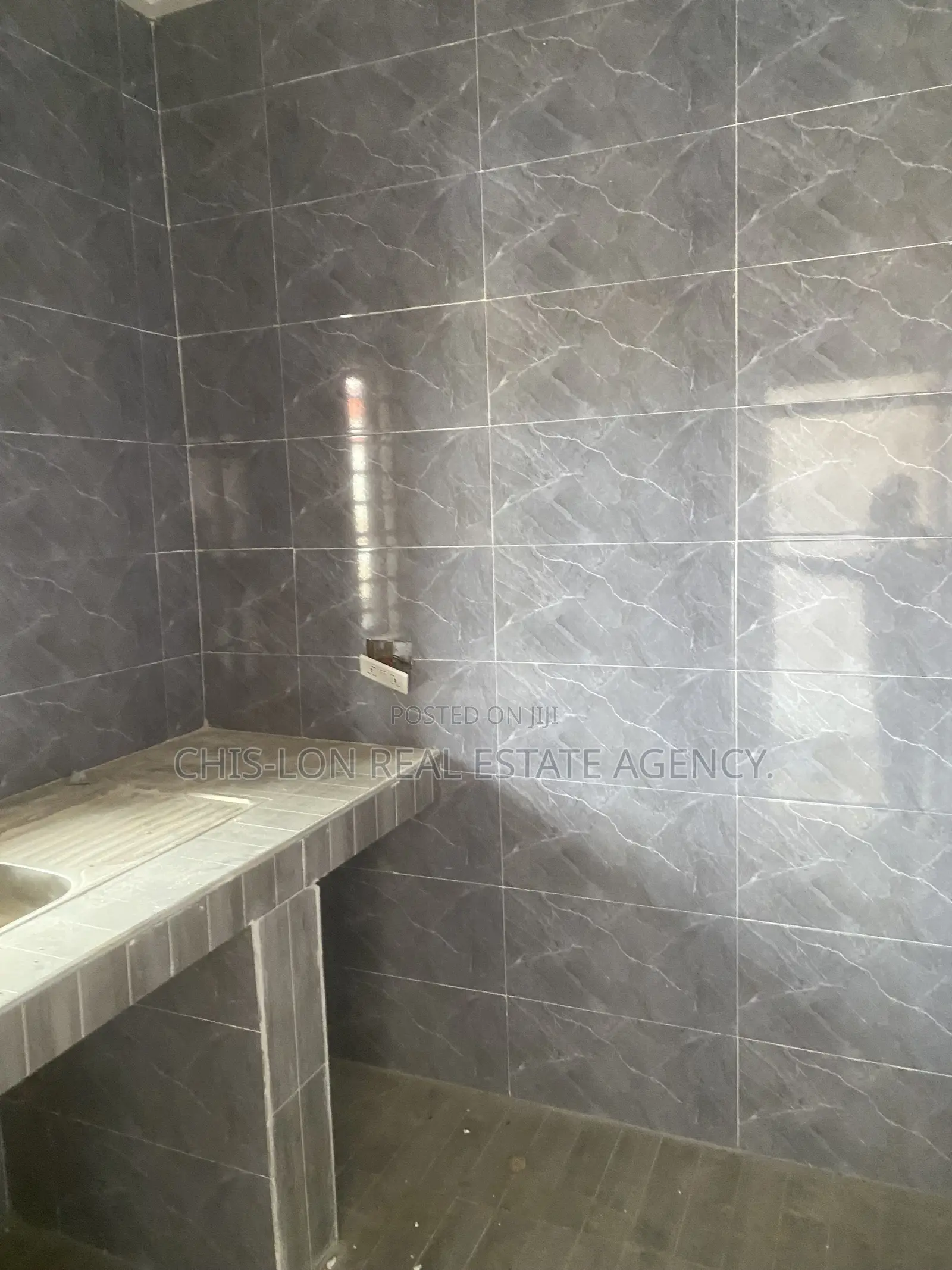 1bdrm Bedsitter in Chislon Brokers, Adade for rent