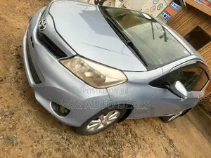 Toyota Vitz 1.3 AWD 3dr 2013 Ivory