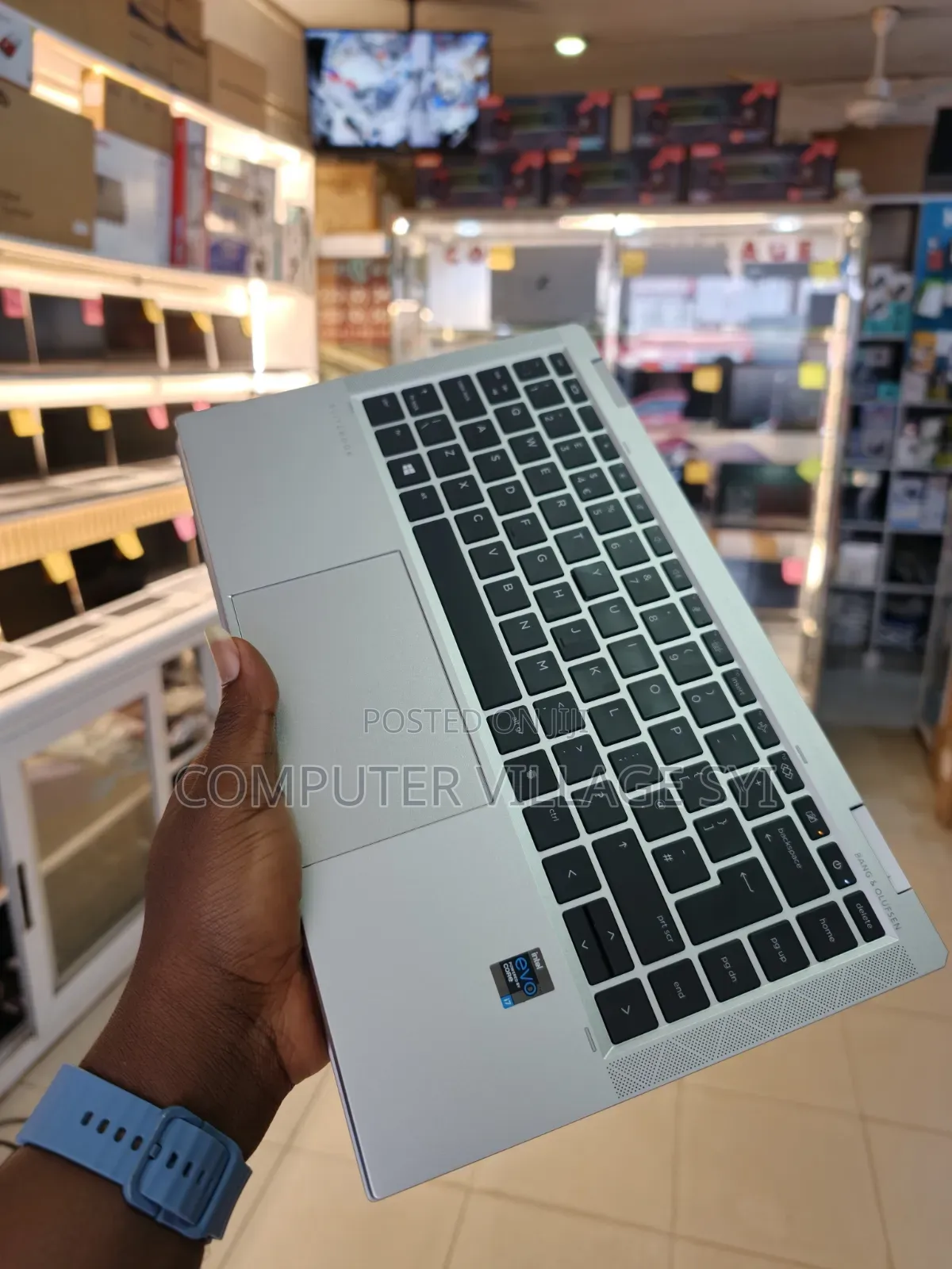 Laptop HP EliteBook 1040 G8 16GB Intel Core i7 SSD 512GB