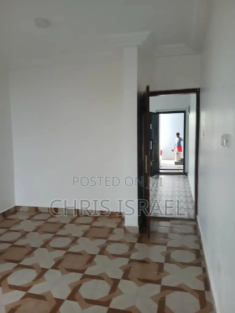 1bdrm Room & Parlour in Malejor School for rent