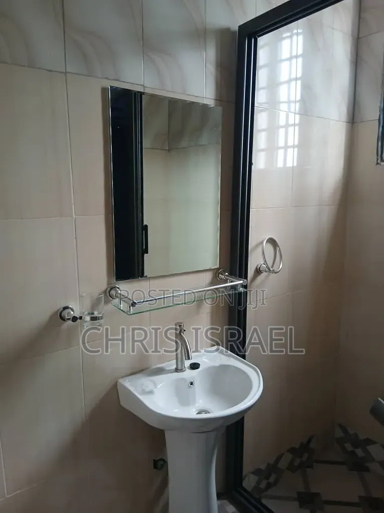 1bdrm Room & Parlour in Malejor School for rent