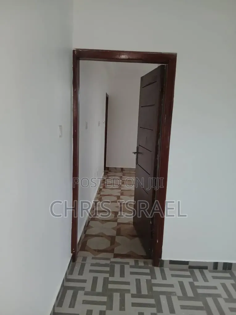 1bdrm Room & Parlour in Malejor School for rent