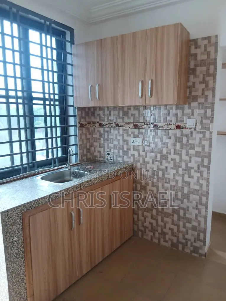 1bdrm Room & Parlour in Malejor School for rent