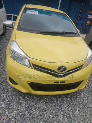 Toyota Vitz 2013 Yellow