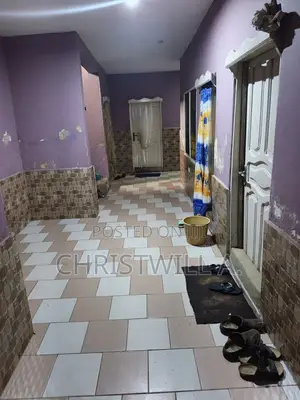 13bdrm House in Atwima Nwabiagya for sale