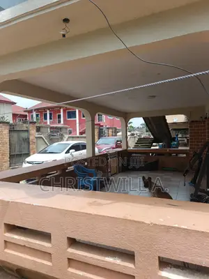 13bdrm House in Atwima Nwabiagya for sale