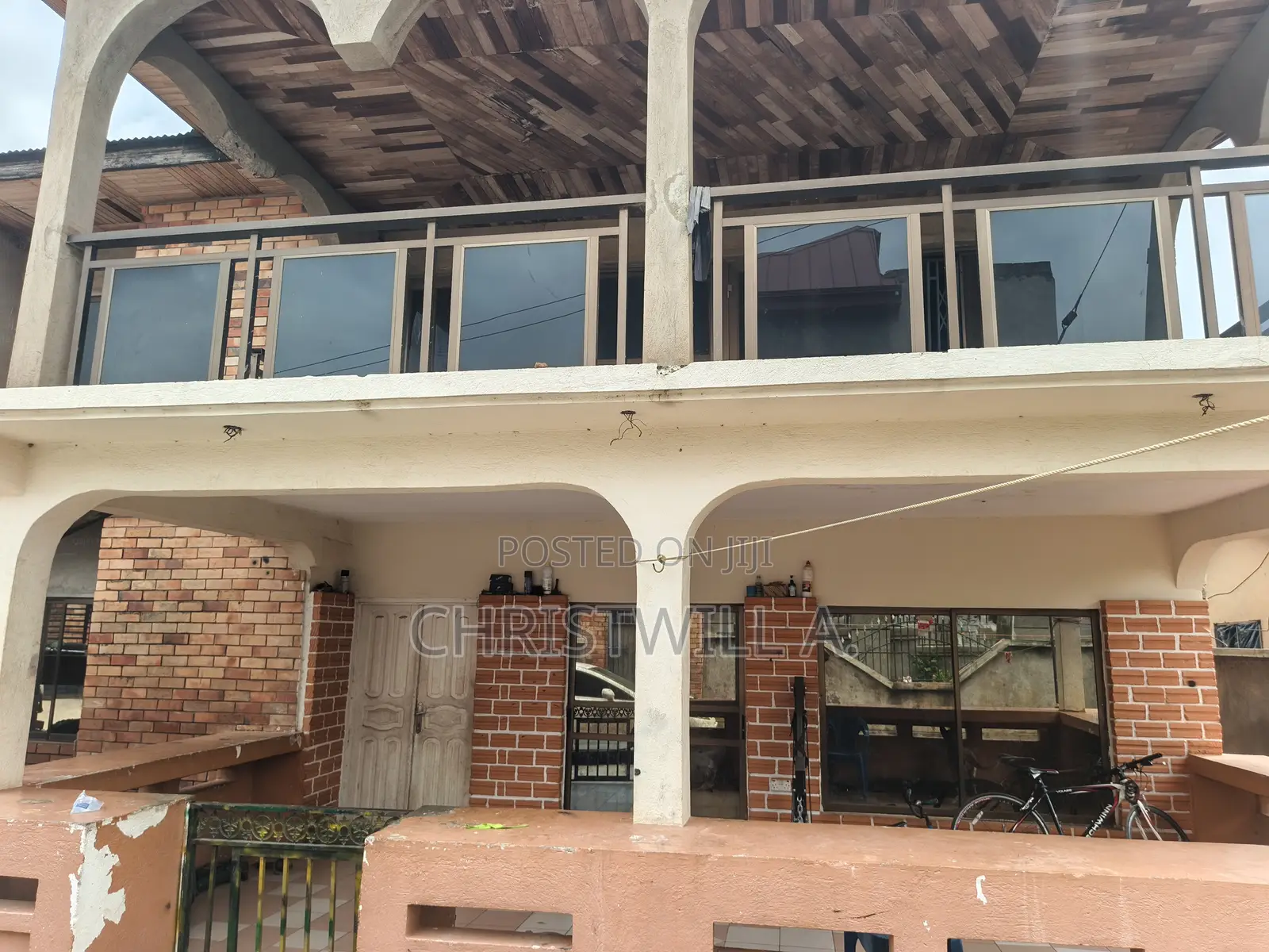 13bdrm House in Atwima Nwabiagya for sale