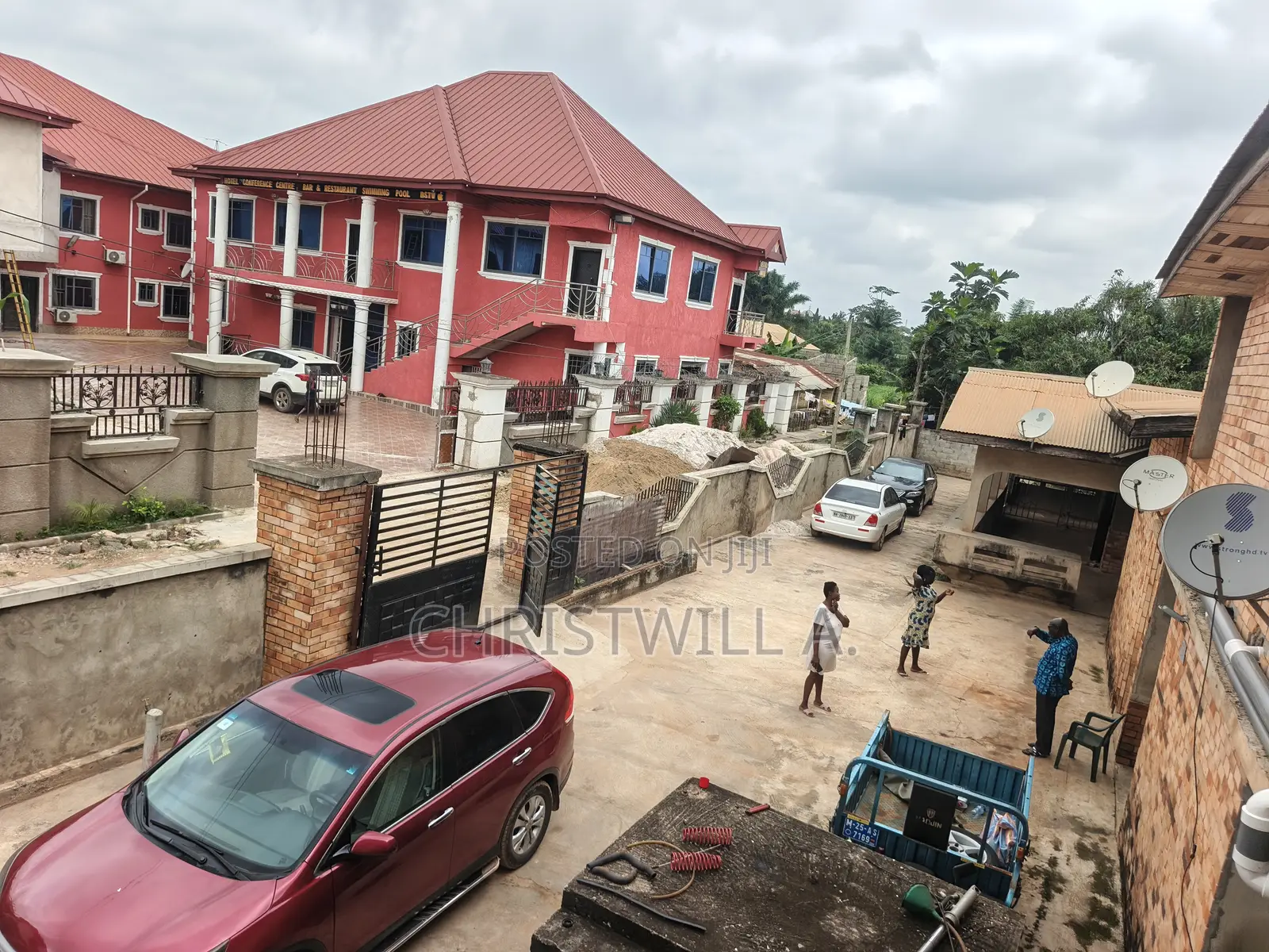 13bdrm House in Atwima Nwabiagya for sale
