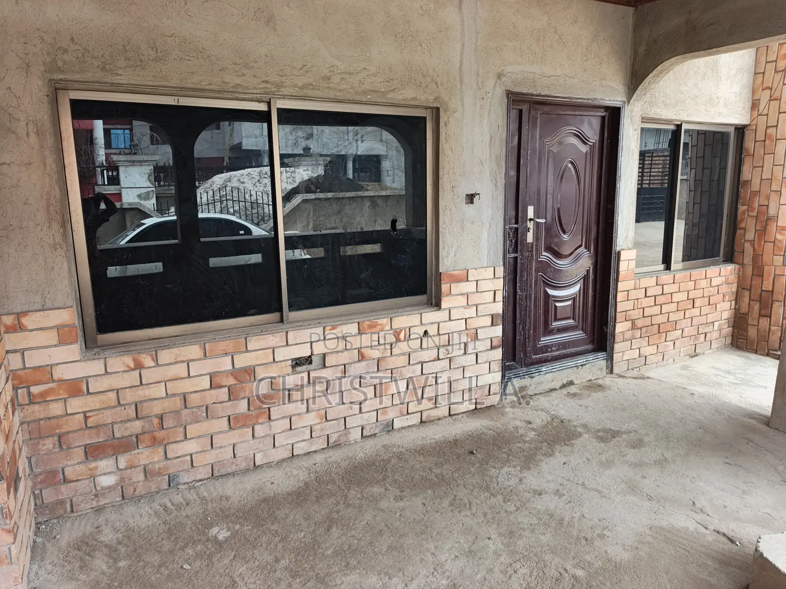 13bdrm House in Atwima Nwabiagya for sale
