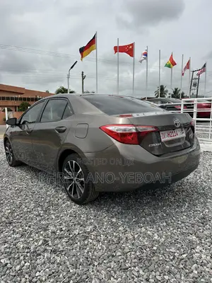 Toyota Corolla LE Eco (1.8L 4cyl 2A) 2018 Gray