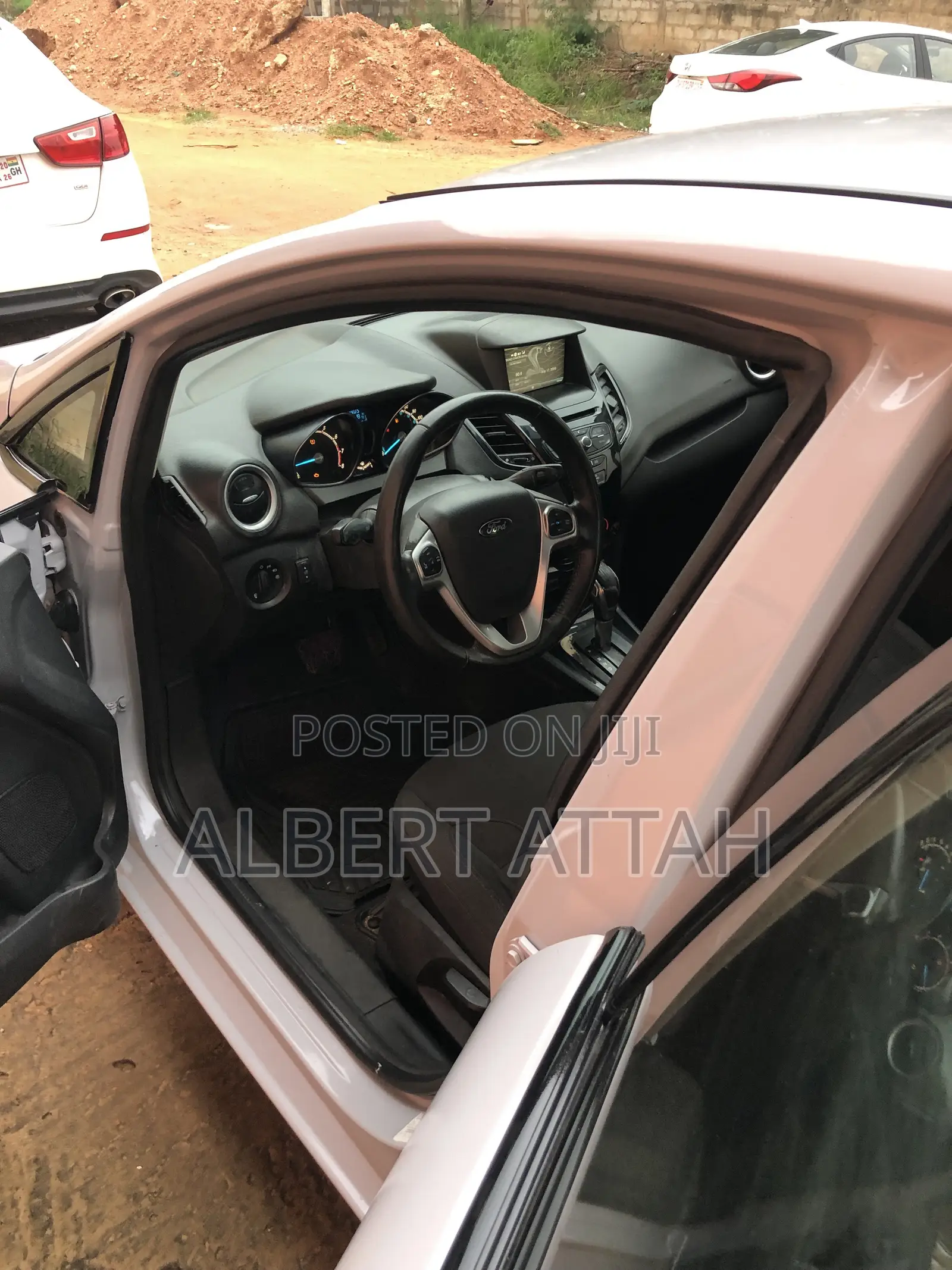 Ford Fiesta SE 4dr Sedan (1.6L 4cyl 5M) 2015 Gray