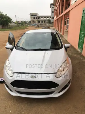 Ford Fiesta SE 4dr Sedan (1.6L 4cyl 5M) 2015 Gray
