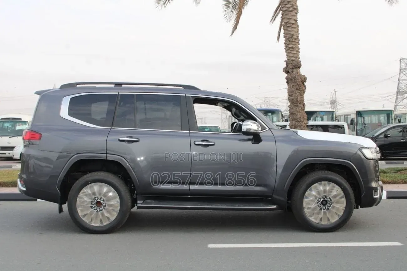 New Toyota Land Cruiser 2025 Gray
