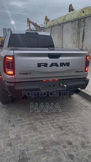 RAM 1500 TRX Crew Cab 4WD SB 2024 Gray