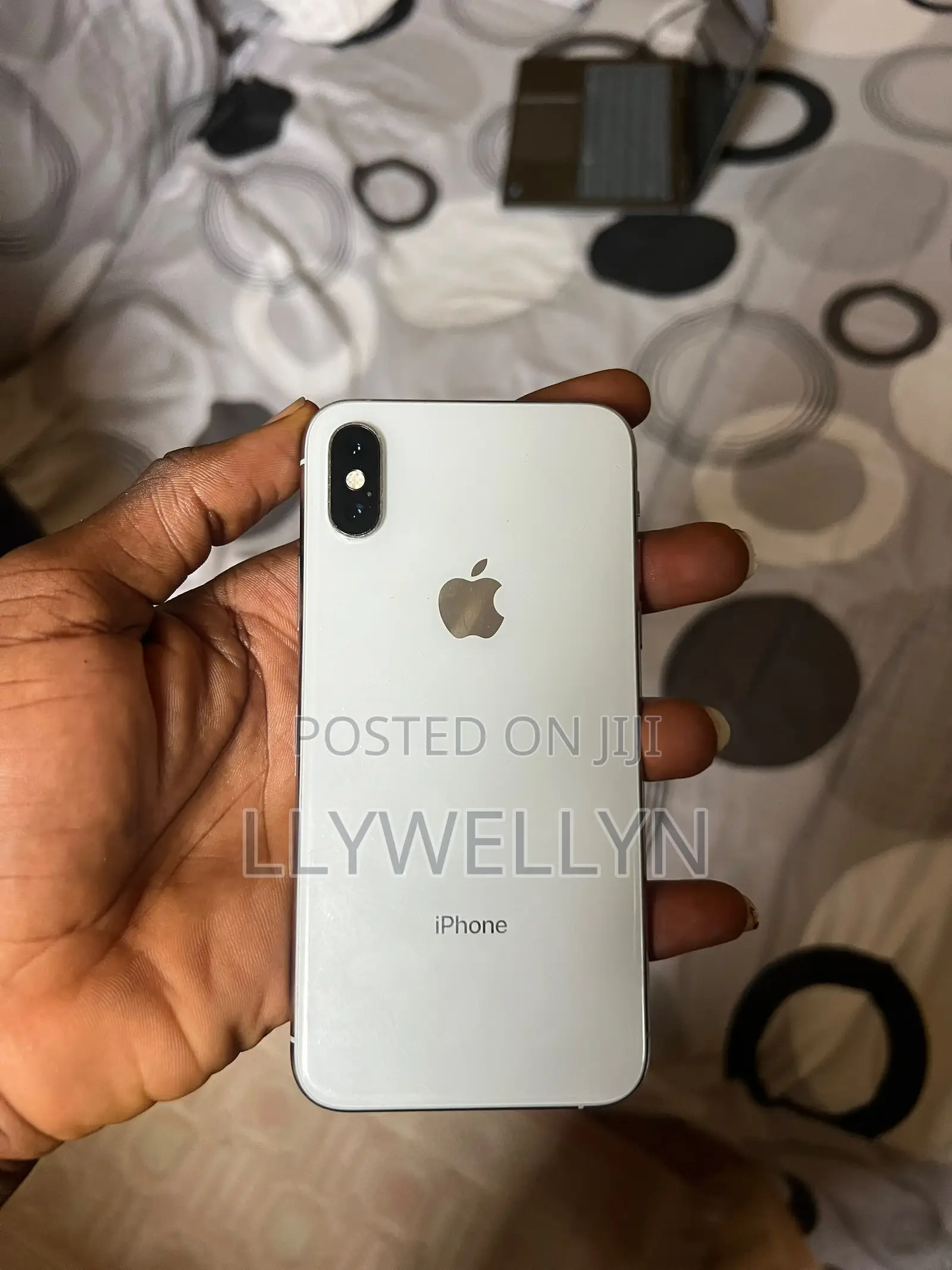 Apple iPhone XS 64 GB White