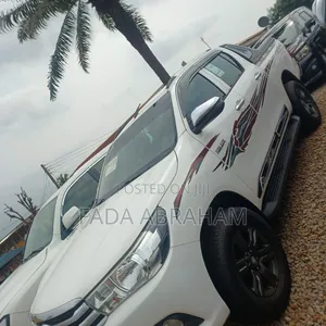 Toyota Hilux 2017 White