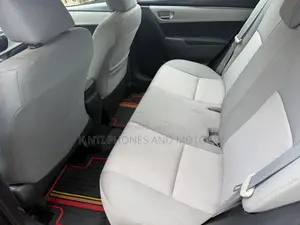 Toyota Corolla LE 4dr Sedan (1.8L 4cyl CVT) 2015 Black