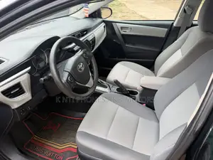 Toyota Corolla LE 4dr Sedan (1.8L 4cyl CVT) 2015 Black