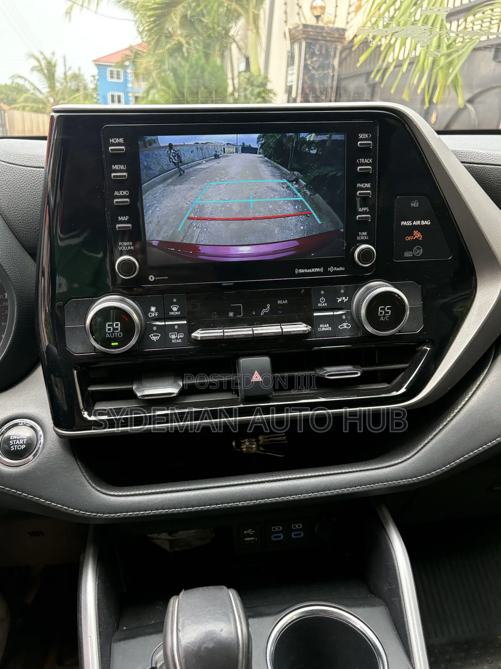 Toyota Highlander LE 2022 Red