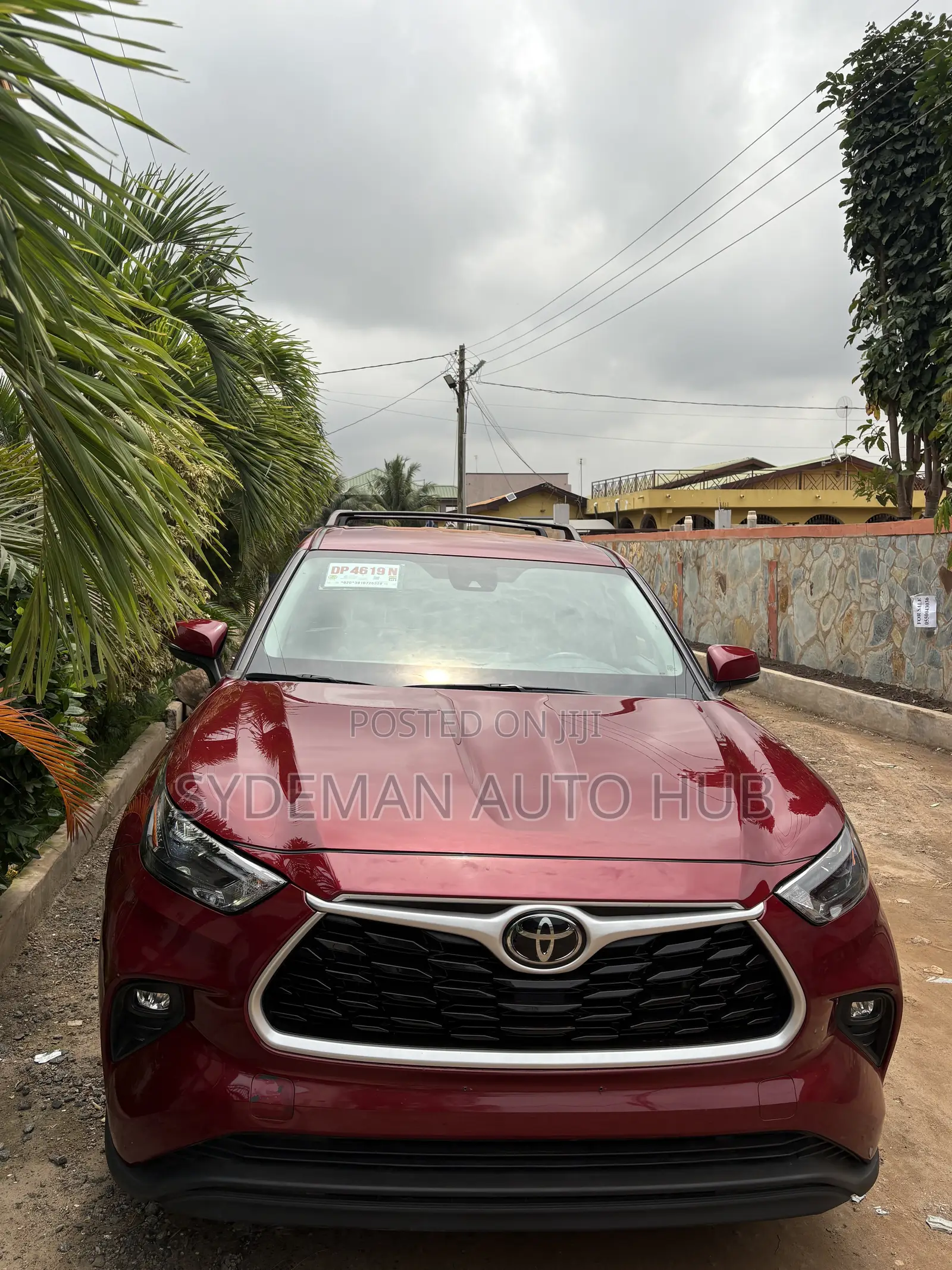 Toyota Highlander LE 2022 Red