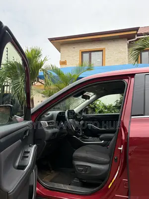 Toyota Highlander LE 2022 Red