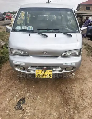 Hyundai H-100 2004 Silver