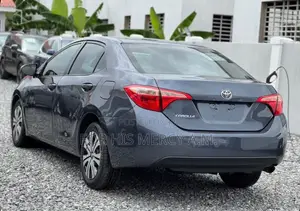 Toyota Corolla LE ECO 4dr Sedan (1.8L 4cyl CVT) 2017